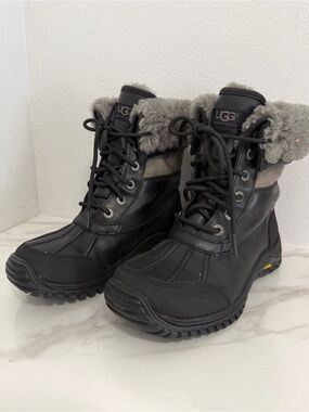 Ugg Adirondack Australia boots black Women’s size 6 lace up